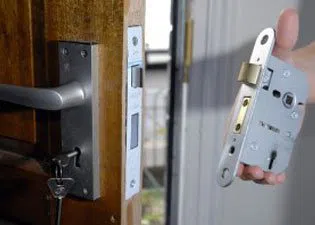 Aqua Locksmith Store Kansas City, MO 816-622-3379 - 6-Locks-Replace